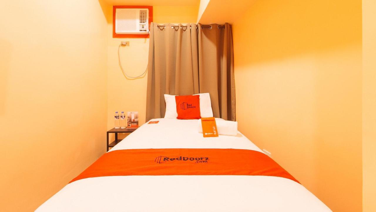 Reddoorz Plus @ Kaizen Suites Taft Avenue Манила Экстерьер фото