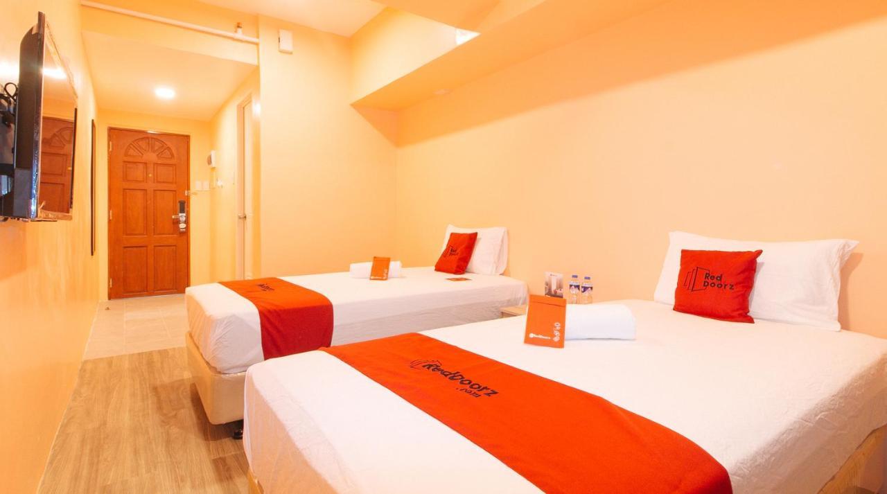 Reddoorz Plus @ Kaizen Suites Taft Avenue Манила Экстерьер фото