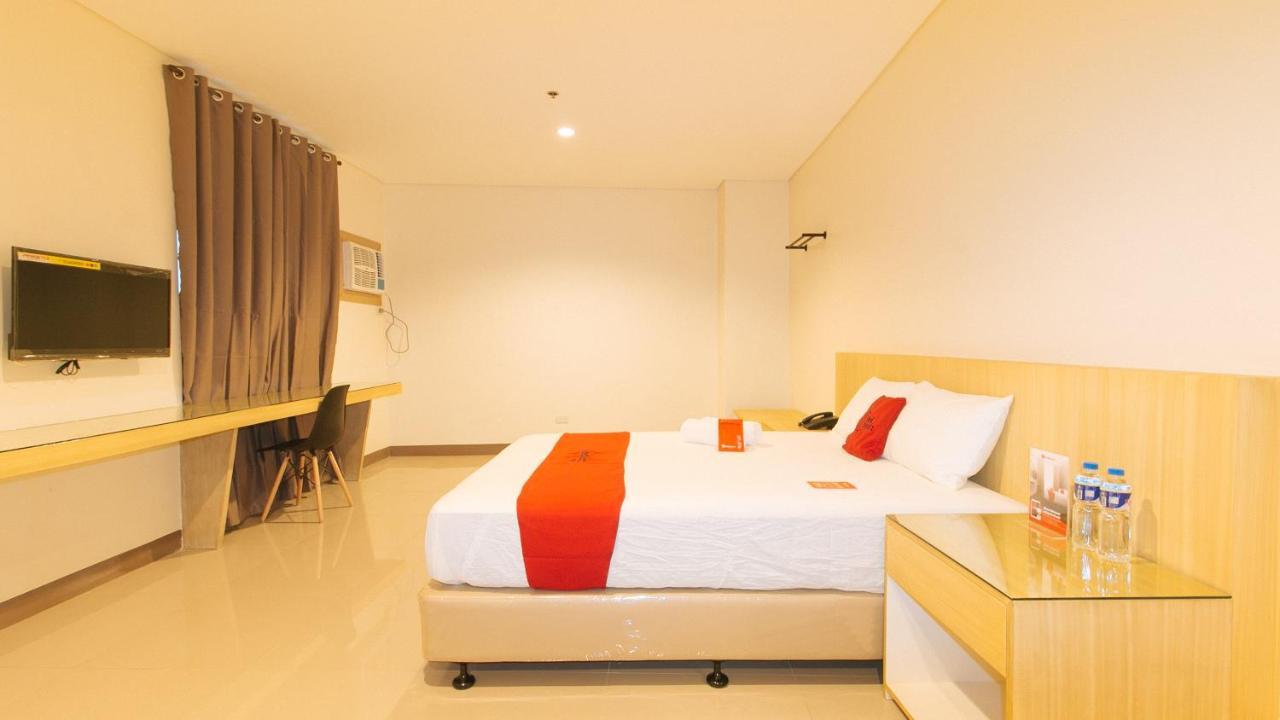 Reddoorz Plus @ Kaizen Suites Taft Avenue Манила Экстерьер фото