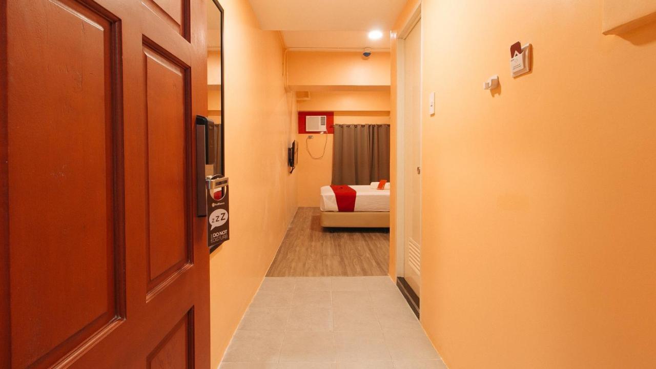 Reddoorz Plus @ Kaizen Suites Taft Avenue Манила Экстерьер фото