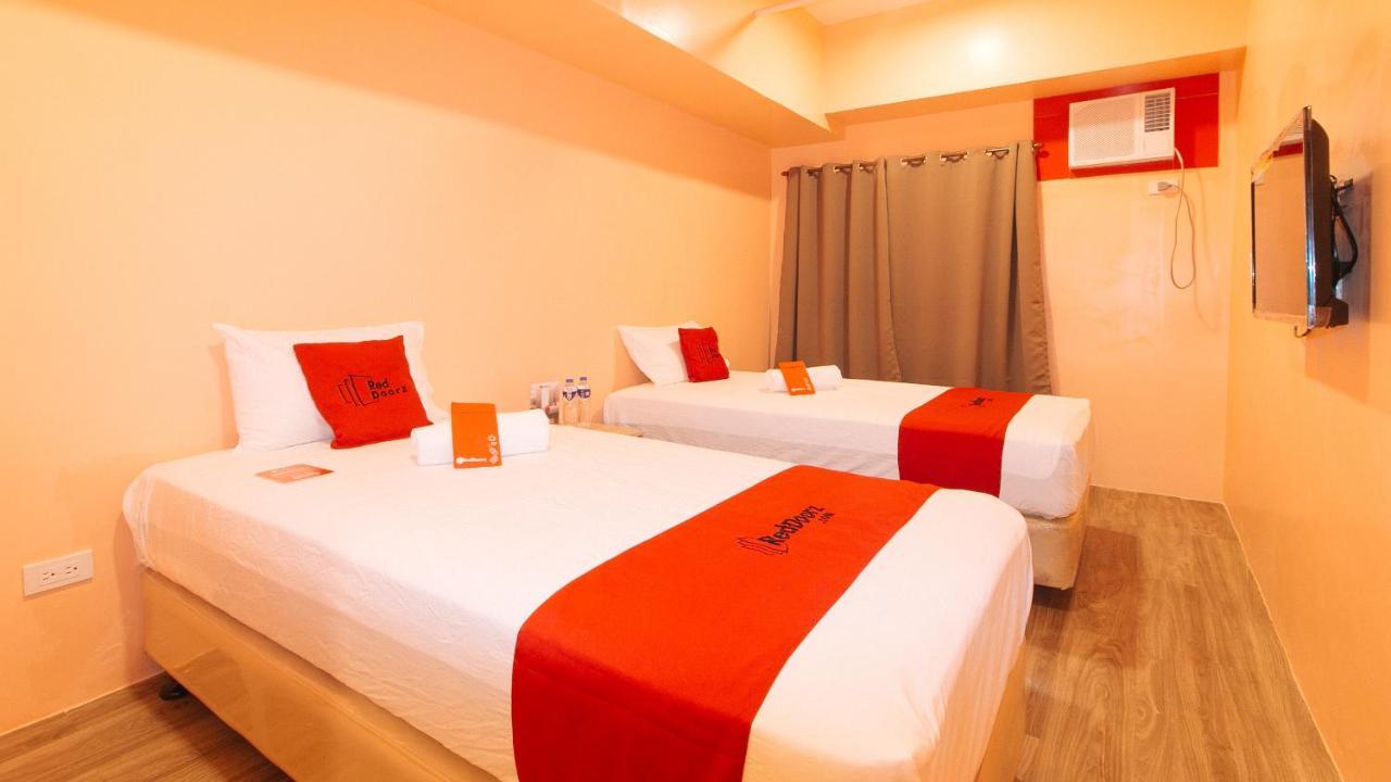 Reddoorz Plus @ Kaizen Suites Taft Avenue Манила Экстерьер фото