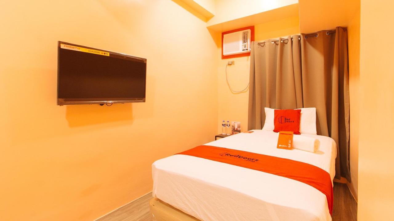 Reddoorz Plus @ Kaizen Suites Taft Avenue Манила Экстерьер фото