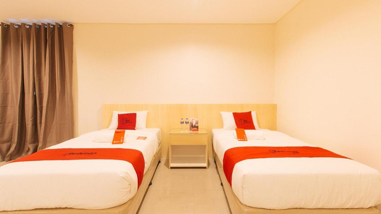 Reddoorz Plus @ Kaizen Suites Taft Avenue Манила Экстерьер фото