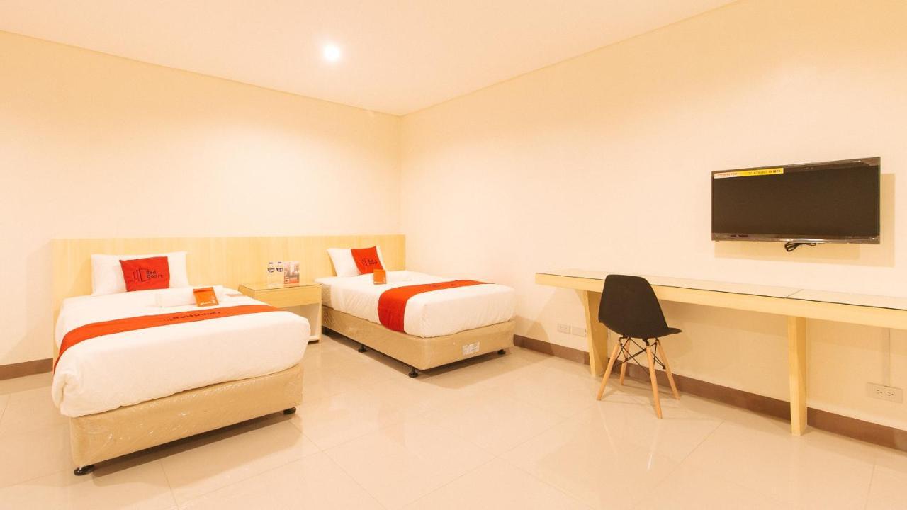 Reddoorz Plus @ Kaizen Suites Taft Avenue Манила Экстерьер фото