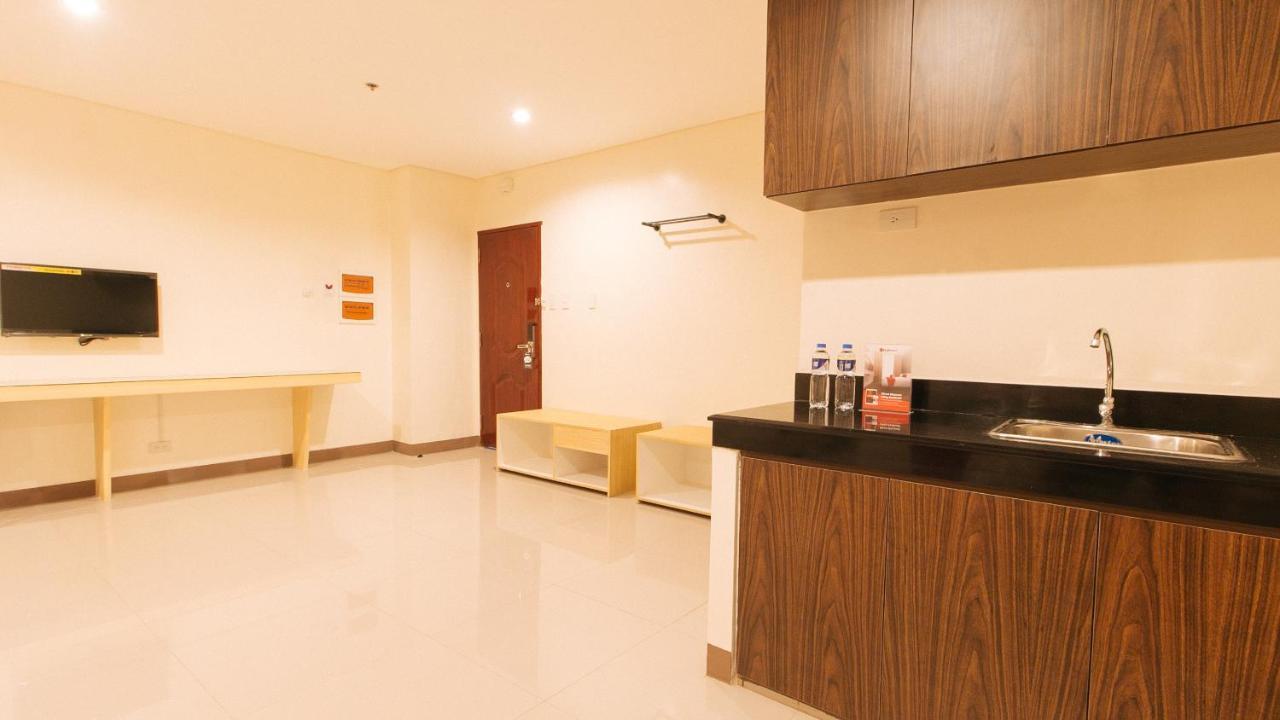Reddoorz Plus @ Kaizen Suites Taft Avenue Манила Экстерьер фото