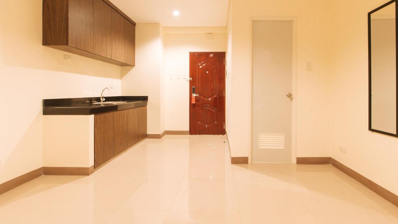 Reddoorz Plus @ Kaizen Suites Taft Avenue Манила Экстерьер фото