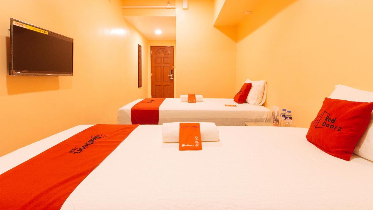 Reddoorz Plus @ Kaizen Suites Taft Avenue Манила Экстерьер фото