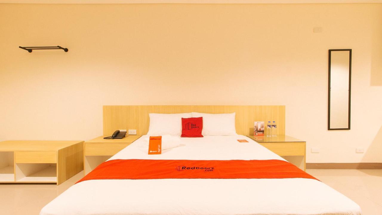 Reddoorz Plus @ Kaizen Suites Taft Avenue Манила Экстерьер фото